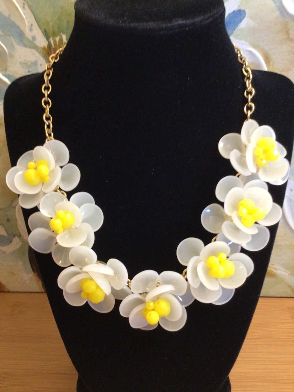 Talbots White & Yellow Acrylic 3D Flower Statement Necklace